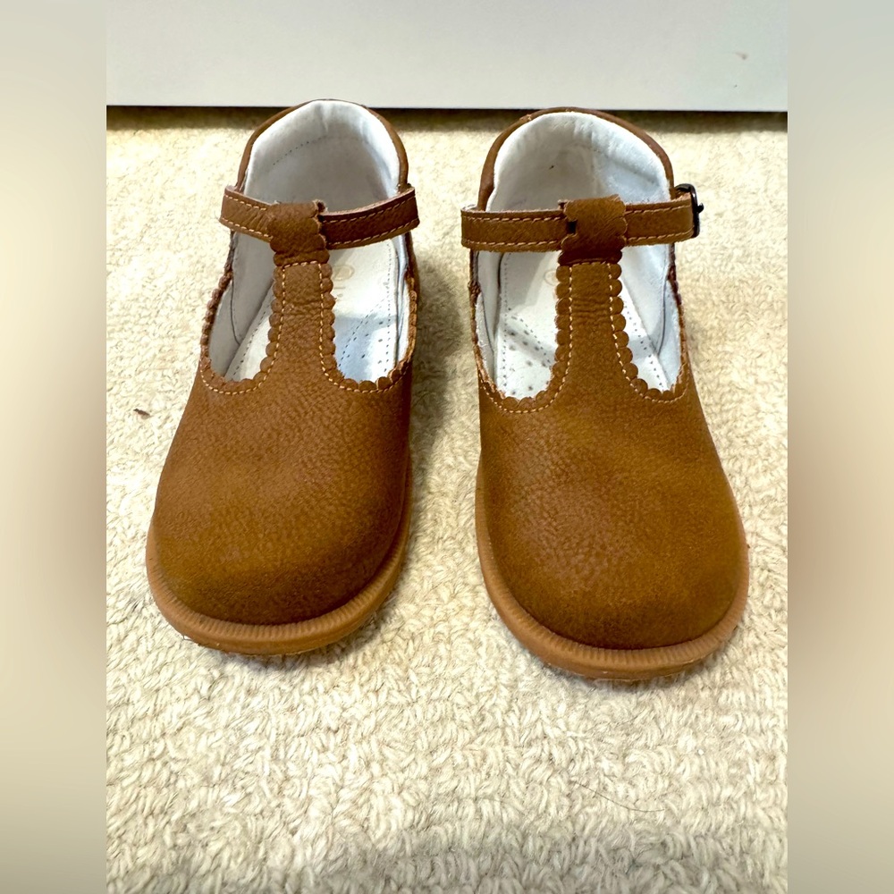 L’amour Louise Scalloped T-Strap Mary Jane size 8 toddler